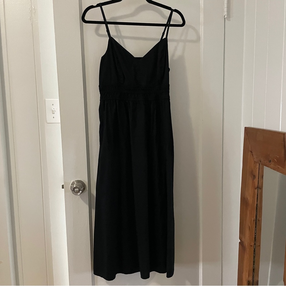 Old Navy Black Sleeveless Maxi Dress, size M